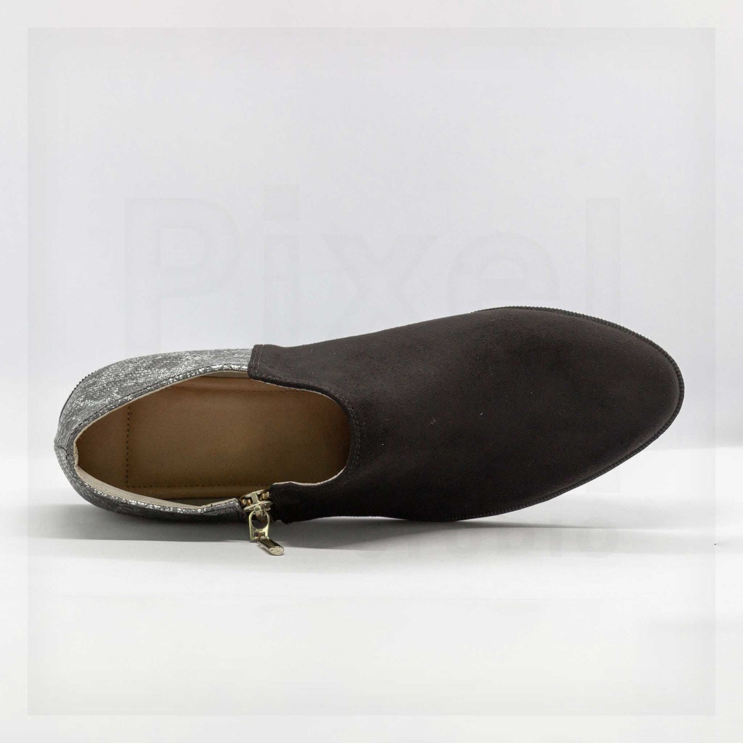 Tacones bajos hechos a máquina y a mano